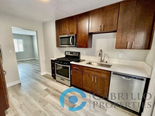 Building Photo - 4661 Oregon St