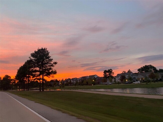 Building Photo - 6 Picture Rock Pl