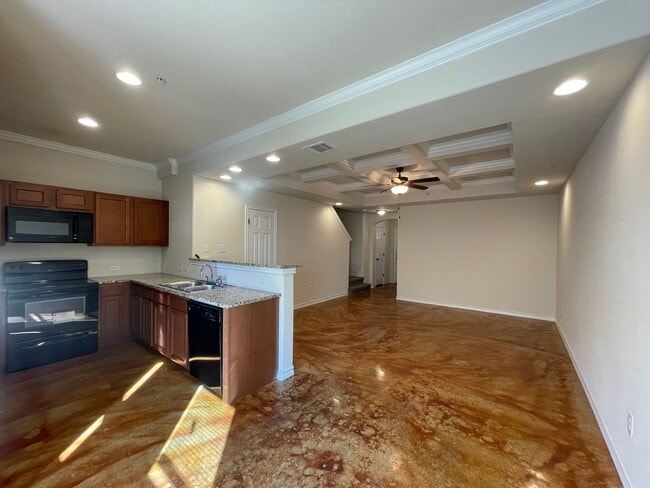 Building Photo - Town home for rent