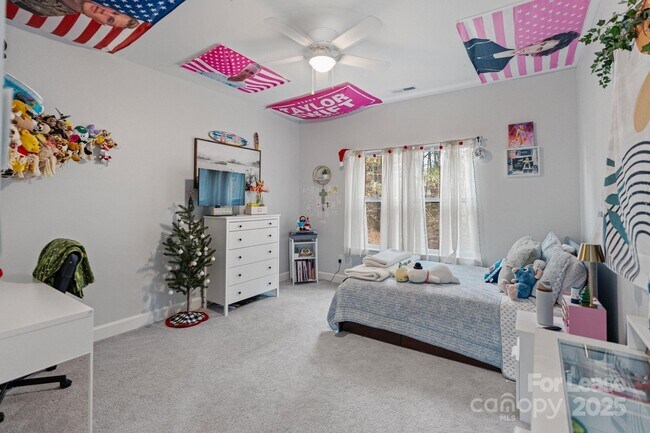 Building Photo - 122 Rutan Ct