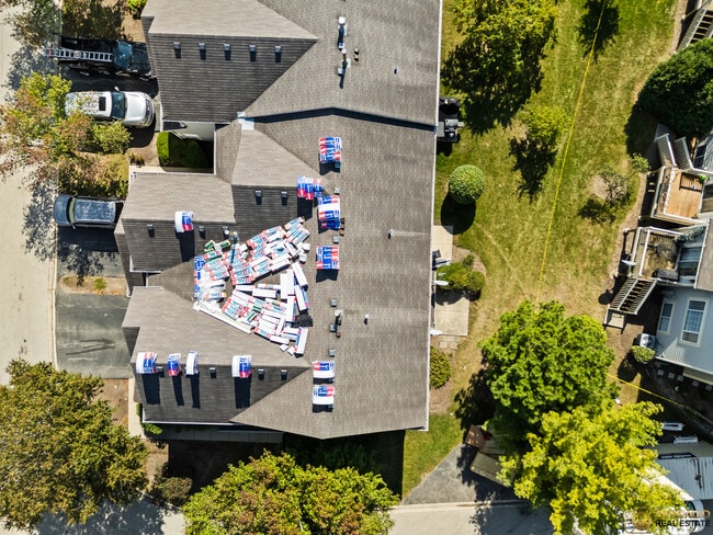 Building Photo - 600 Creekside Cir