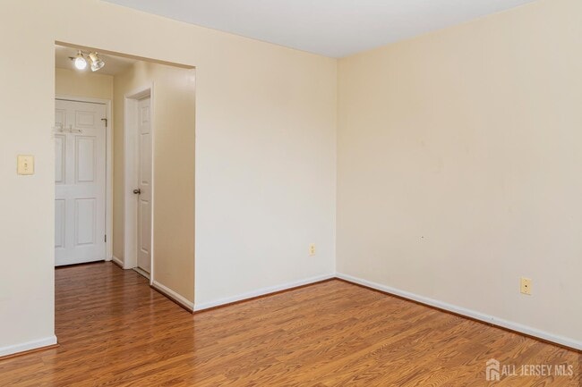 Building Photo - 734 Waterford Dr