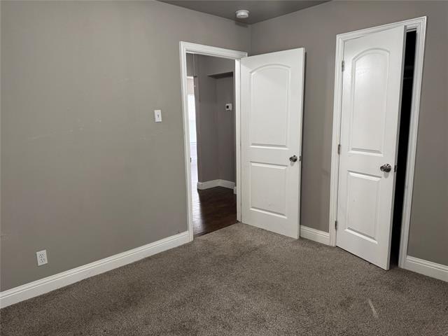 Building Photo - 2016 Deer Path Dr