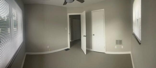 Building Photo - 6952 Beechmont Ave