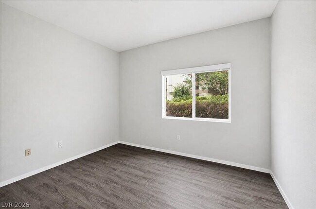 Building Photo - 2291 W Horizon Ridge Pkwy