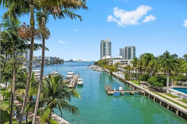 Building Photo - 7918 Harbor Island Dr