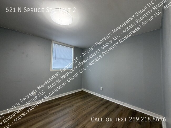 Building Photo - 521 Spruce St