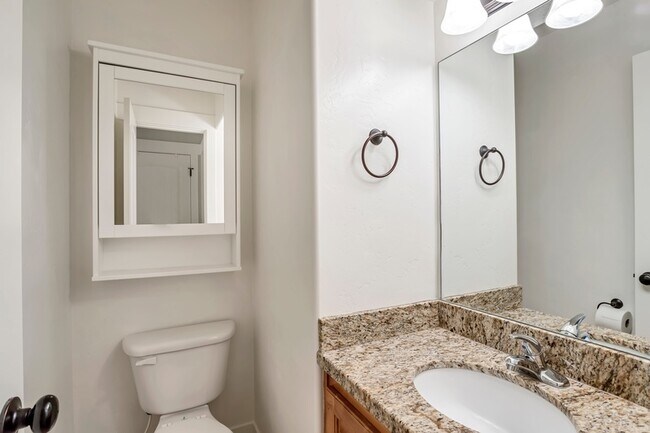 Building Photo - 939 W 175 S