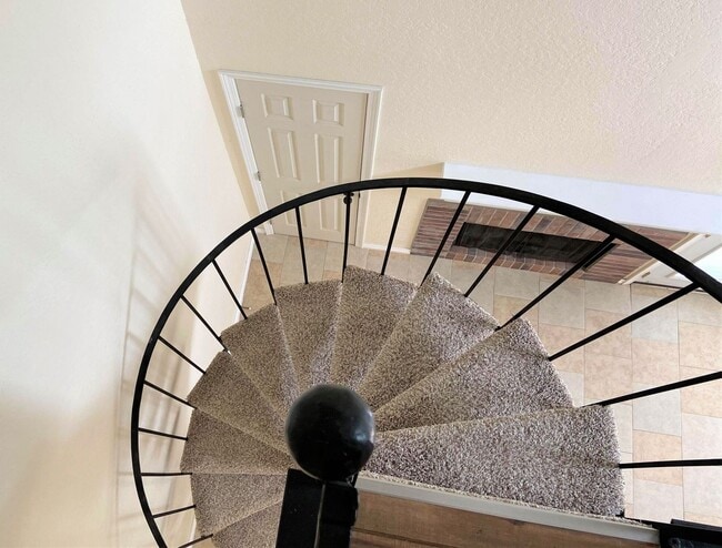 Building Photo - 11530 N May Ave