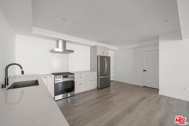 Building Photo - 3755 S Canfield Ave