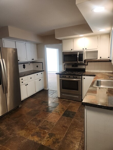 Building Photo - 662 Parmentier Rd