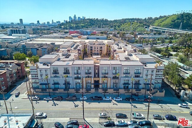 Building Photo - 360 W Ave 26