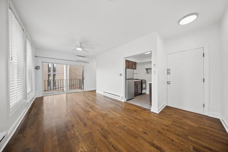 Building Photo - 213 W Wisconsin St