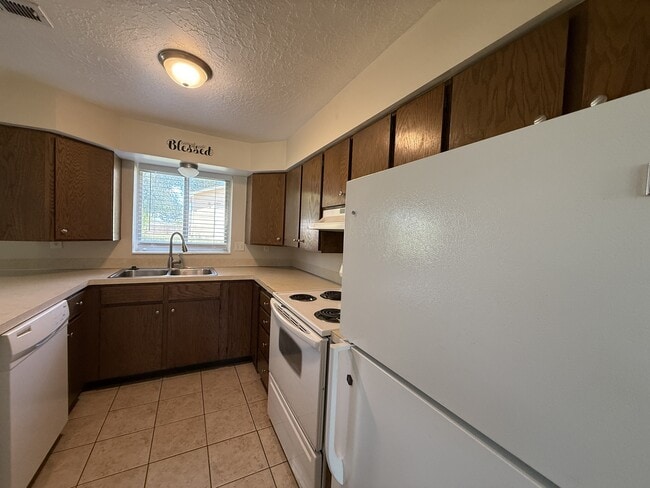 Building Photo - 398 W 4525 S