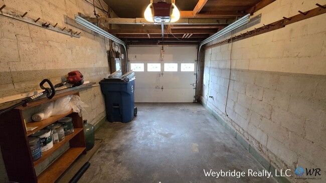 Building Photo - Updated 3 Bedroom 2 Full Bath House in the...