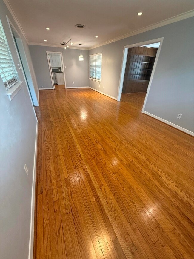 Building Photo - 4114 Norfolk St