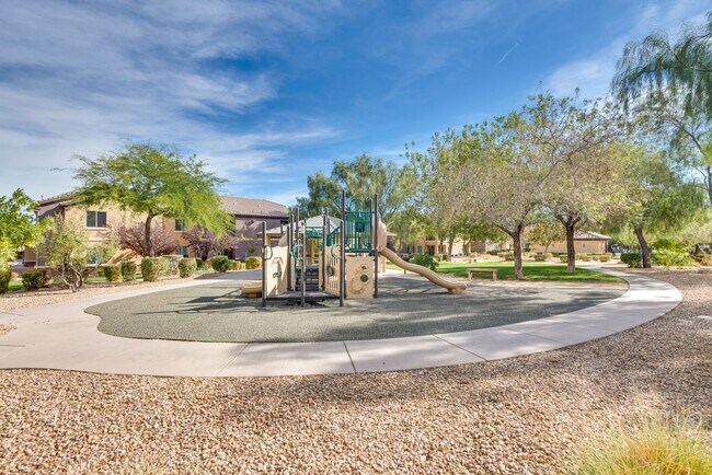 Building Photo - 6868 Sky Pointe Dr