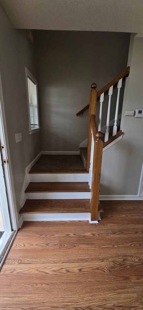 Building Photo - Lovely Jasper Townhome