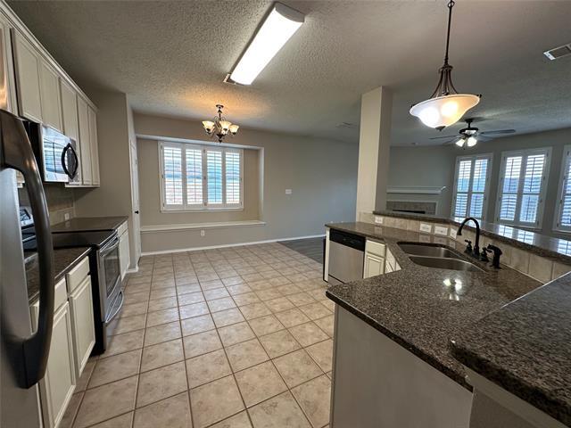 Building Photo - 7201 Lazy Meadow Ln