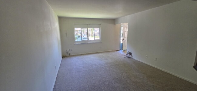 Building Photo - Beautiful 3BR Home in Lorton