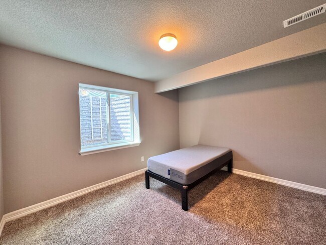 Building Photo - Gorgeous newer home in Timnath