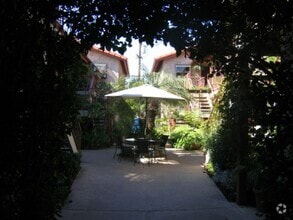 Building Photo - Upper Condo in Heart of North Park