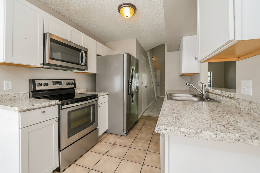 Building Photo - 7663 Sapphire Ln