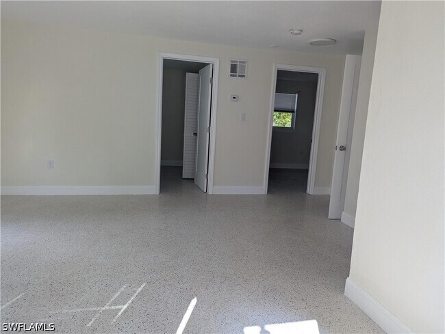 Building Photo - 178 Evergreen Rd