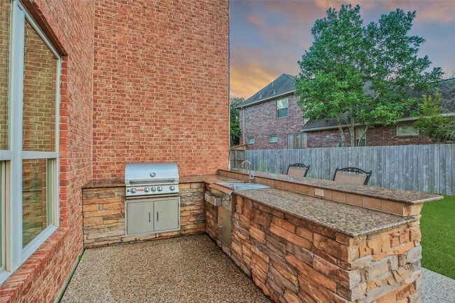 Building Photo - 5902 Royal Hill Ct