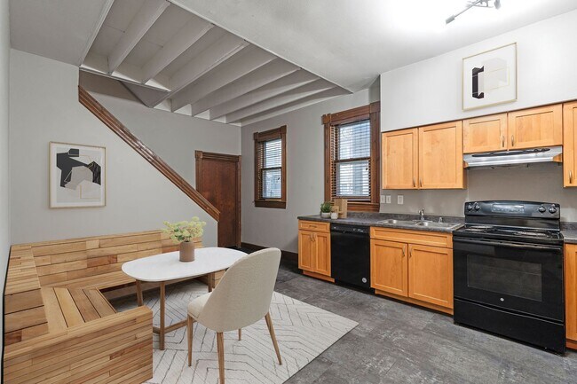 Building Photo - Maryland Lower near UWM