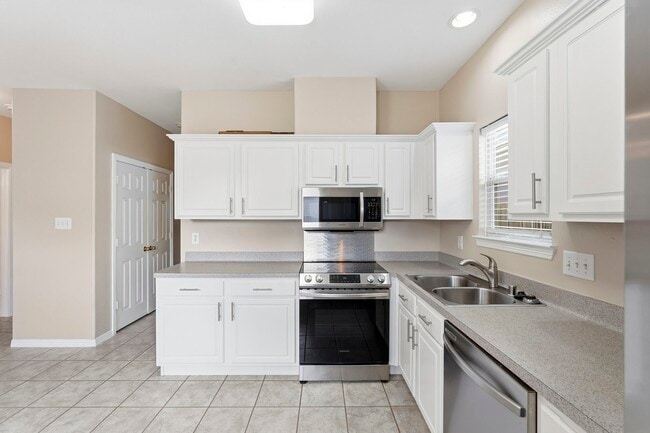 Building Photo - 10223 Dandyline Way