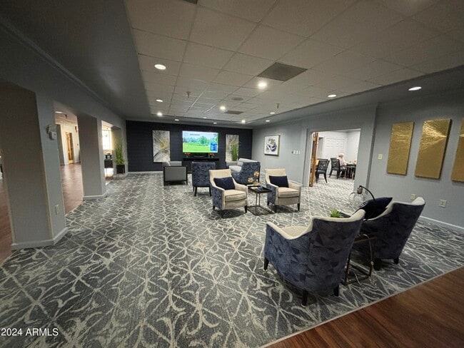 Building Photo - 10330 W Thunderbird Blvd
