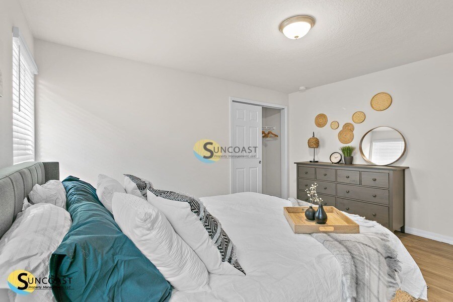 Building Photo - 585 Century 21 Dr