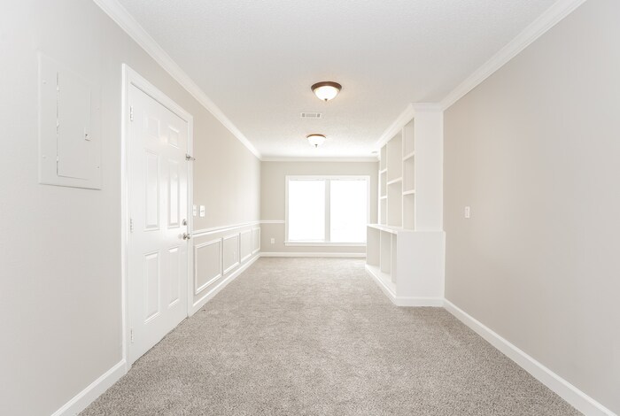 Building Photo - 2130 Spring Hill Cir