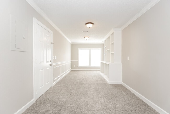 Building Photo - Spring Hill 4-Bedroom Home