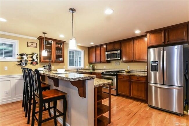 Building Photo - 725 N 95th St