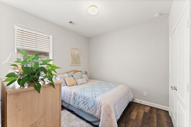 Building Photo - 1918 Elkington Cir