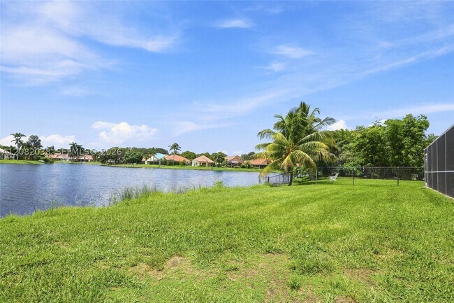 Building Photo - 2873 Oak Park Cir