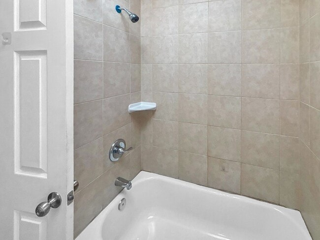 Building Photo - Beautifully Charming 3 Bedroom Home Available Now in Baltimore