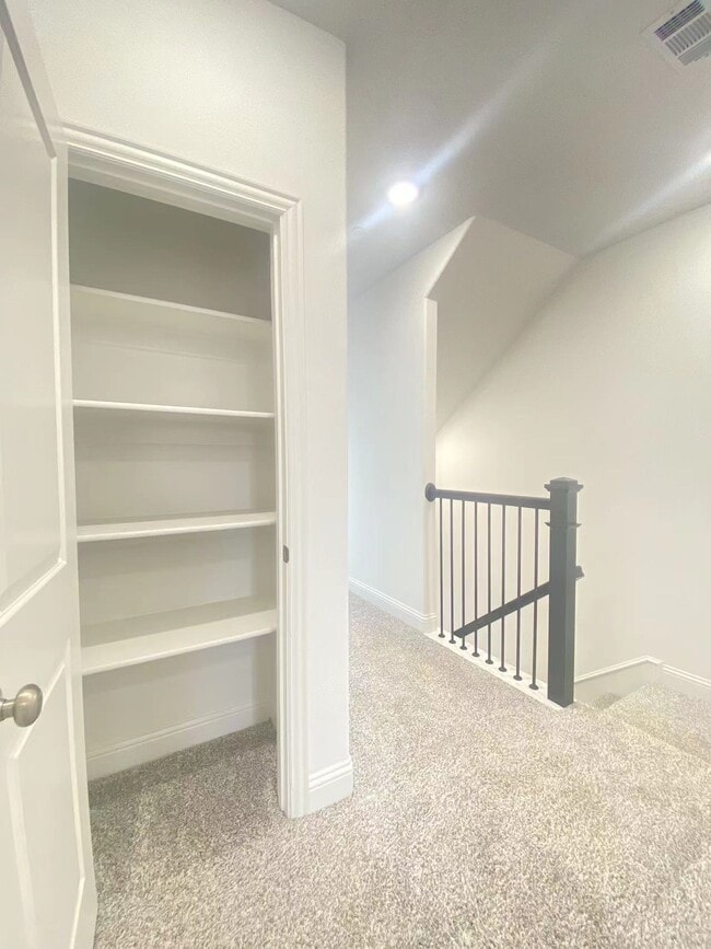 Building Photo - 1495 Perrin Ln