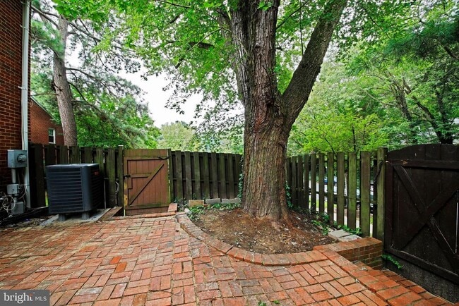 Building Photo - 3334 Webley Ct