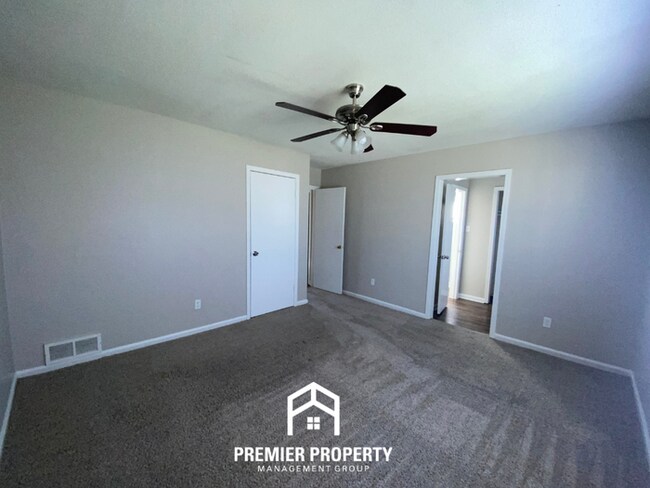 Building Photo - 3999 Hanna Dr