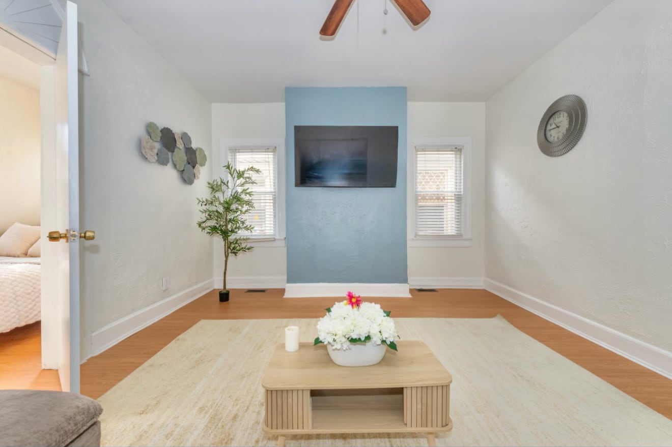 Building Photo - 45 Essex Ave