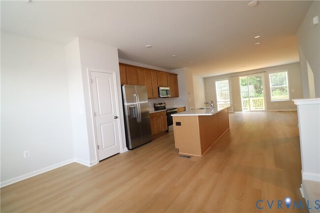 Building Photo - 419 Burden Dr