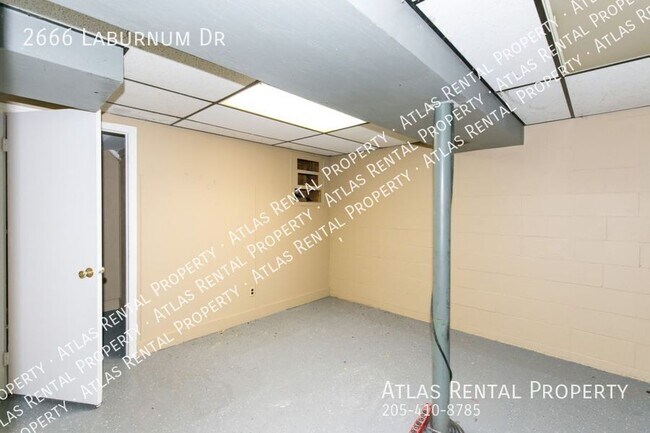 Building Photo - 2666 Laburnum Dr