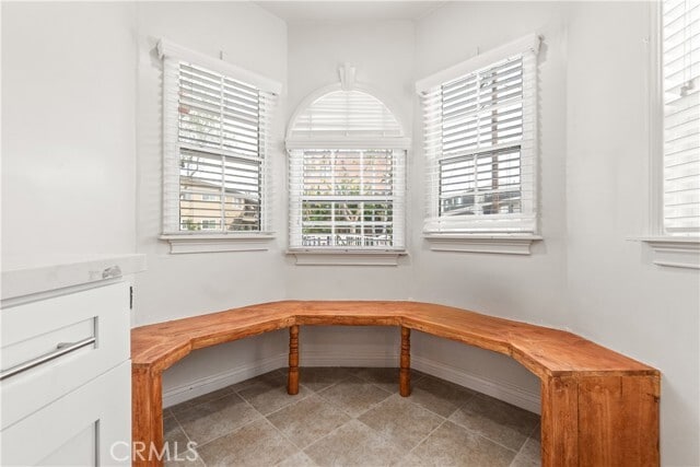 Building Photo - 11639 Menlo Ave