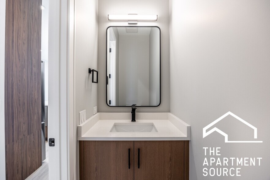 Building Photo - 3738 S Calumet Ave