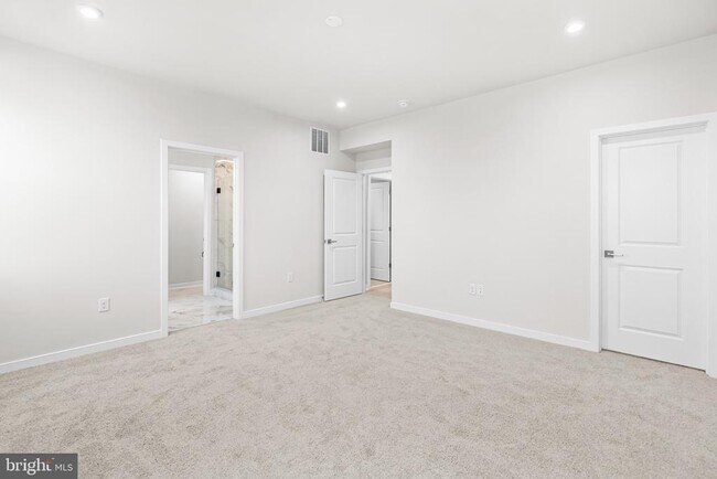 Building Photo - 6236 Folly Ln