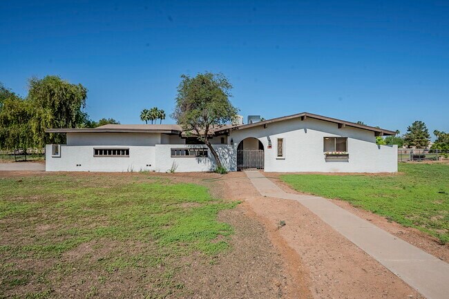 Building Photo - 834 N Constellation Way