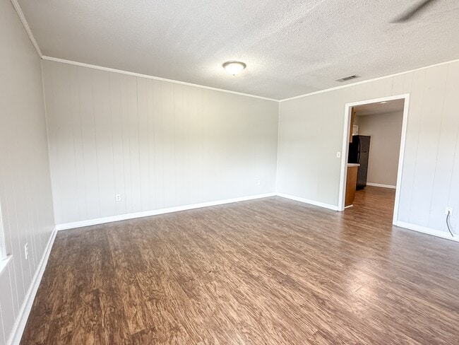 Building Photo - 113 Ellis Rd